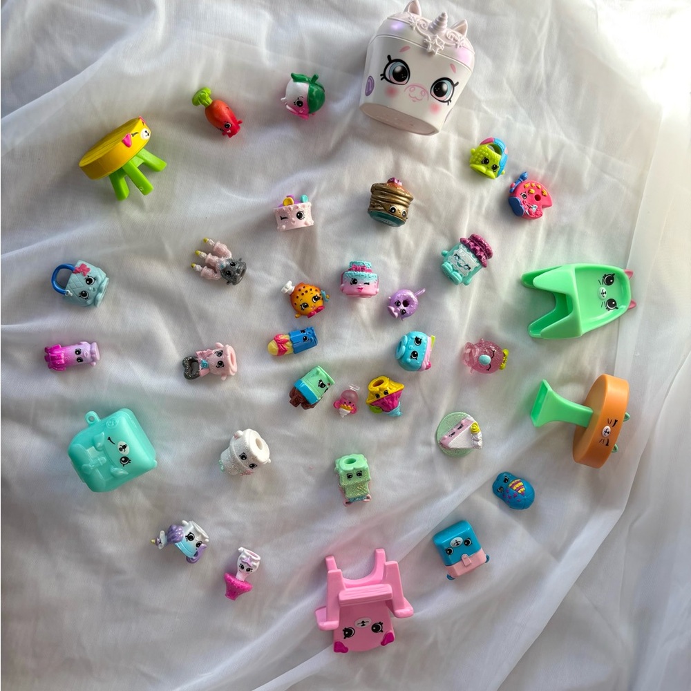 Shopkins Lot of 33